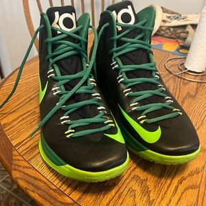 Nike KD 5 Seattle Sonics and edition Size 13M